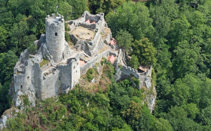 Ruine Schloss Neu-Falkenstein, Balsthal, Switzerland